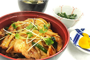 豚バラスタミナ丼（小鉢 香物 味噌汁）