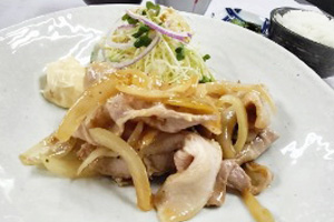 豚の生姜焼き定食（小鉢 香物 味噌汁）