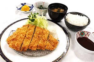 ロースカツ定食