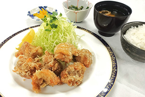 鶏のから揚げ定食